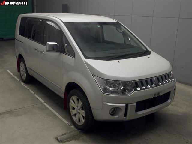 MITSUBISHI DELICA D5 2012