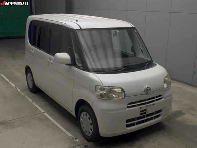 DAIHATSU TANTO 2010