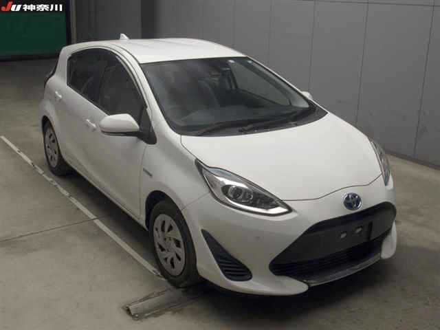TOYOTA AQUA 2020