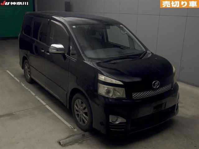 TOYOTA VOXY 2012