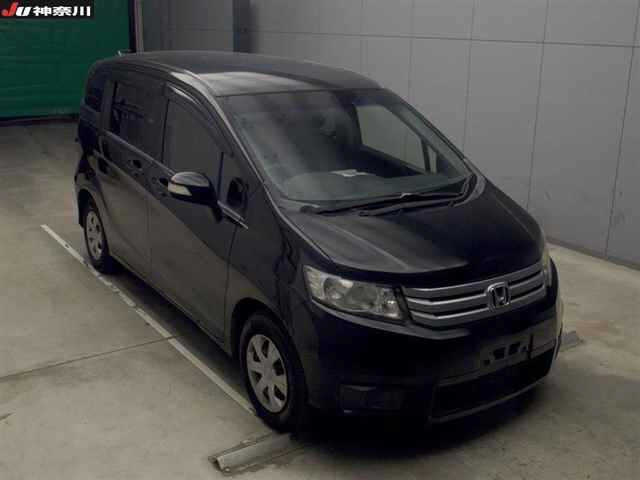 HONDA FREED 2013