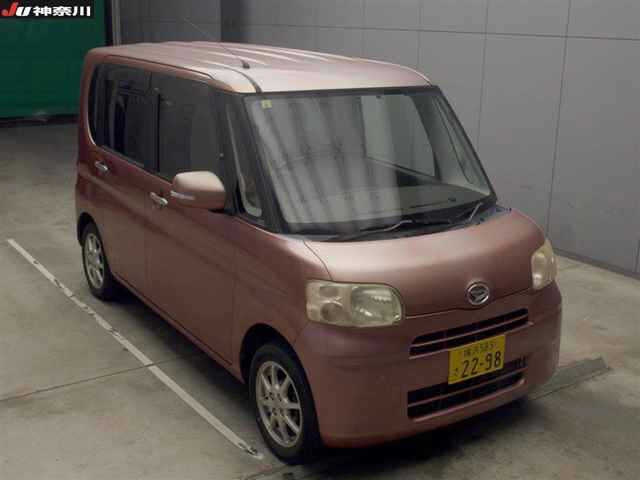 DAIHATSU TANTO 2010