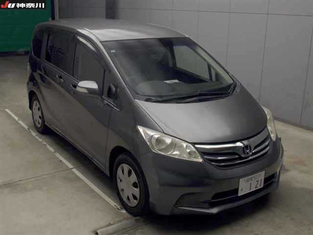 HONDA FREED 2013