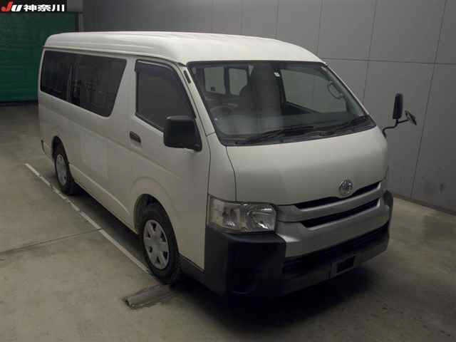 TOYOTA HIACE 2017