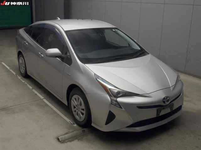 TOYOTA PRIUS 2018