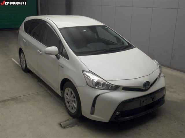TOYOTA PRIUS ALPHA 2020