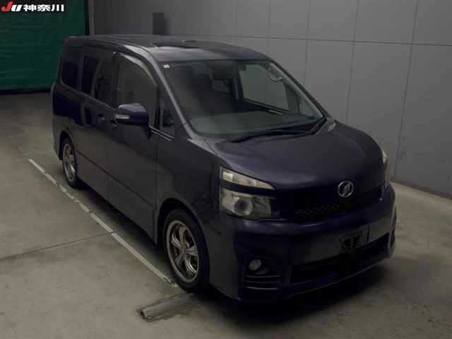 TOYOTA VOXY 2012
