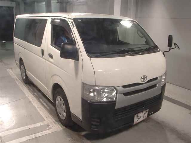 TOYOTA HIACE VAN