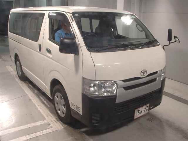 TOYOTA HIACE VAN