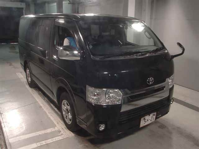 TOYOTA HIACE VAN