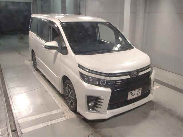 TOYOTA VOXY 2014