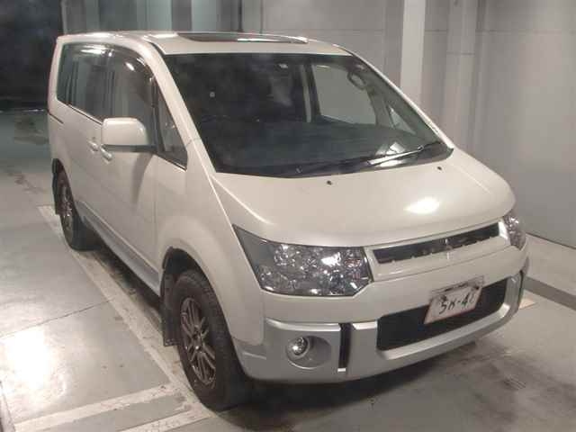 MITSUBISHI DELICA D5 2010