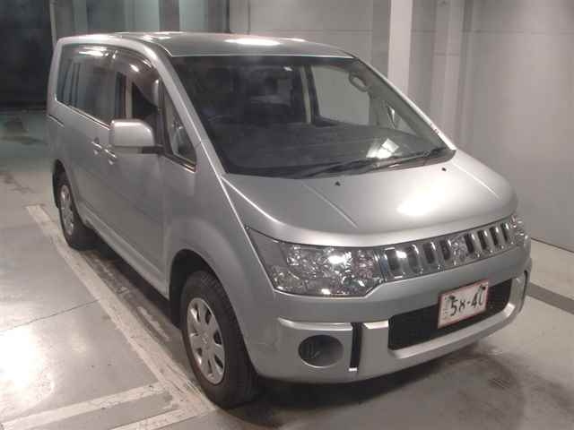 MITSUBISHI DELICA D5