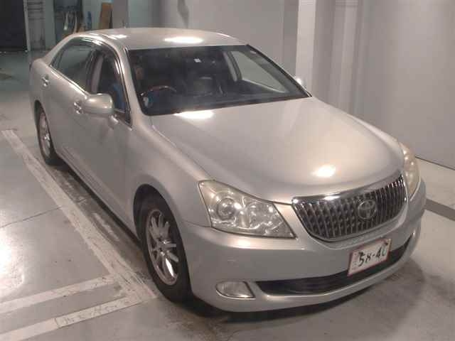 TOYOTA CROWN 2010