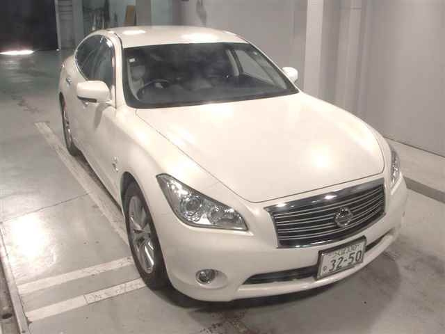NISSAN FUGA 2014