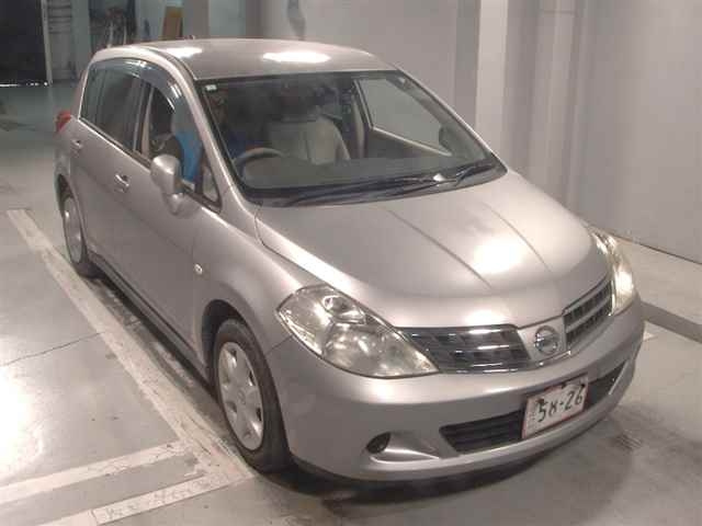 NISSAN TIIDA 2010