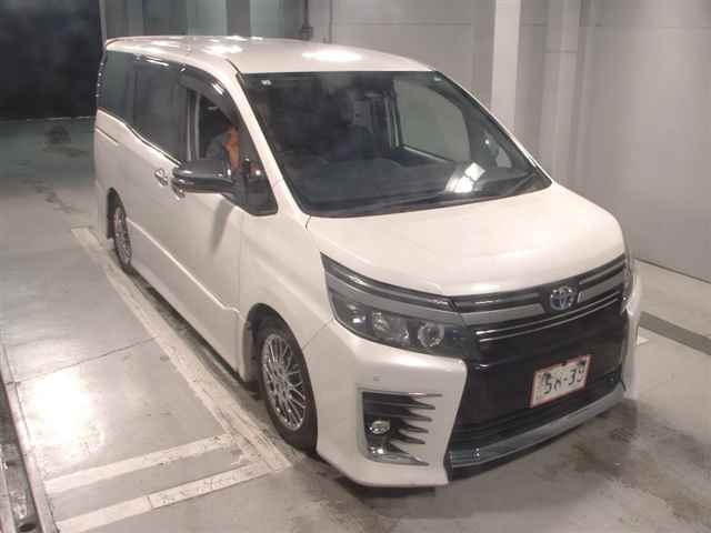 TOYOTA VOXY 2016
