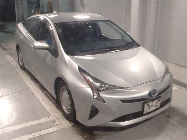 TOYOTA PRIUS 2018