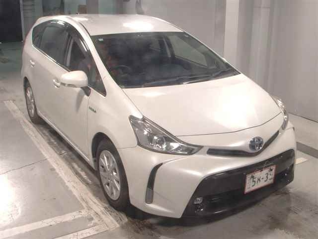 TOYOTA PRIUS ALPHA 2014