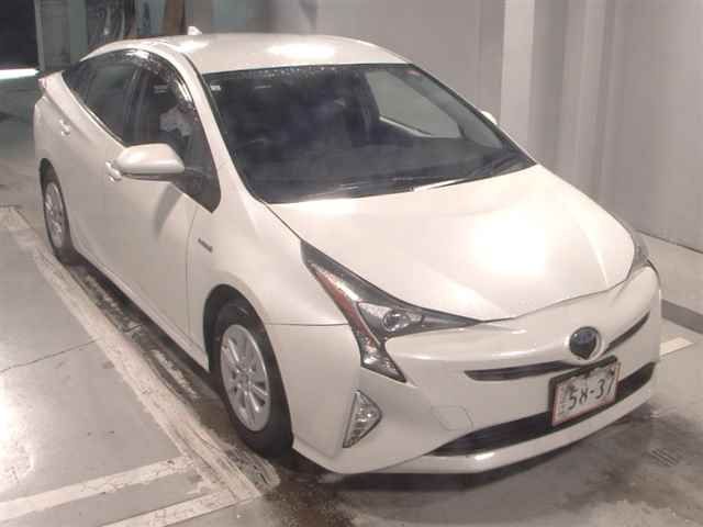 TOYOTA PRIUS 2016