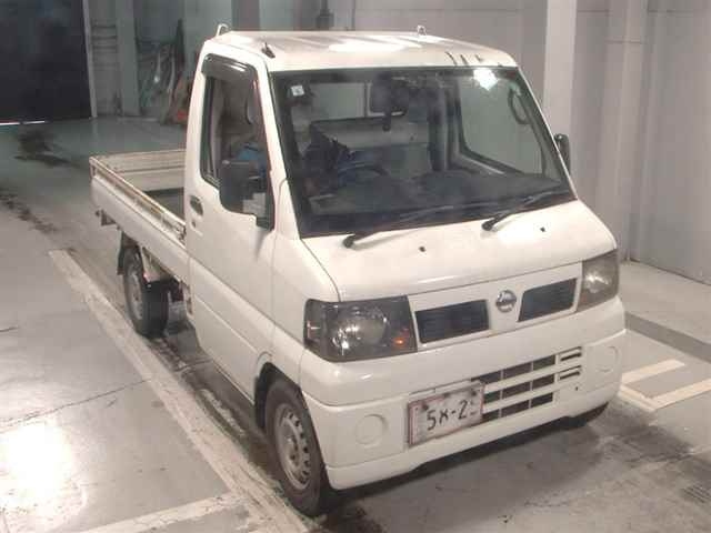 NISSAN CLIPPER TRUCK 2010
