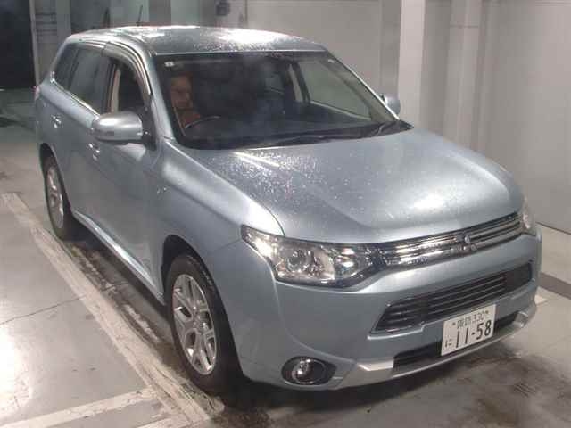 MITSUBISHI OUTLANDER PHEV 2015