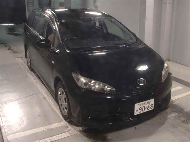 TOYOTA WISH 2010