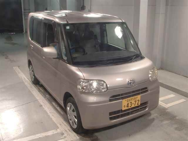 DAIHATSU TANTO 2011