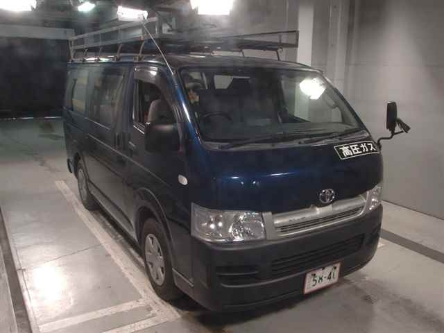 TOYOTA HIACE VAN 2005