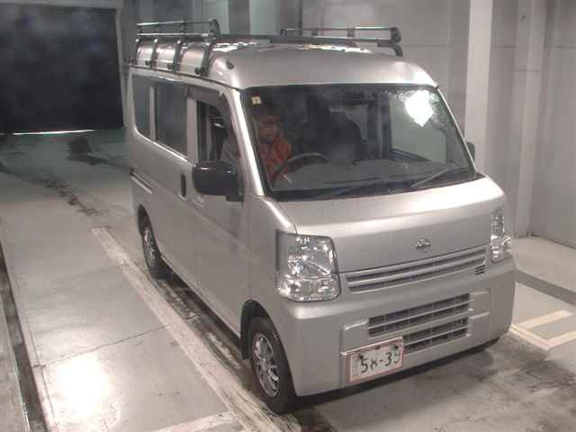 NISSAN CLIPPER VAN