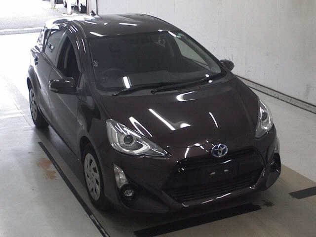 TOYOTA AQUA 2016