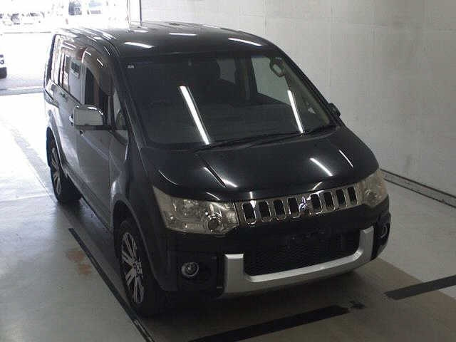 MITSUBISHI DELICA D5 2009