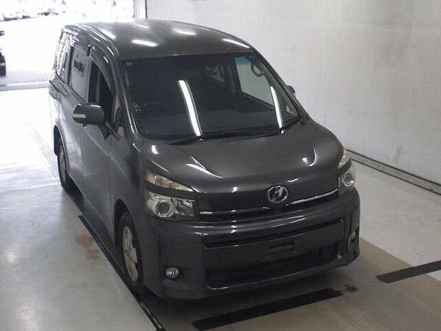 TOYOTA VOXY 2012