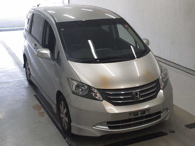 HONDA FREED 2010