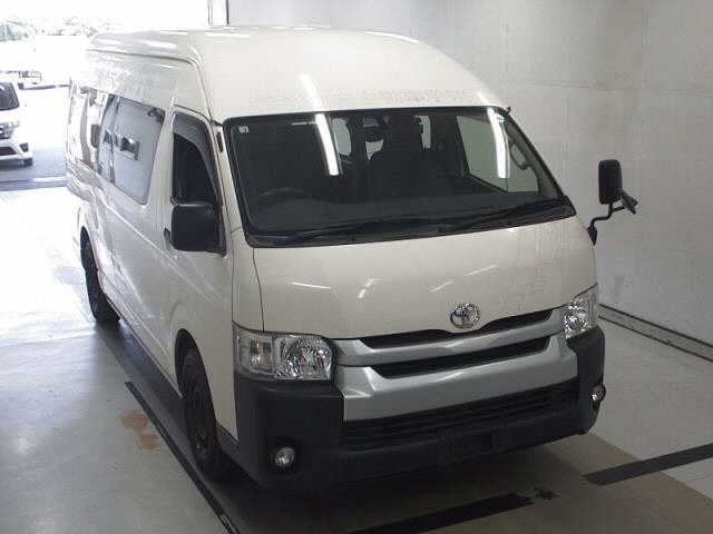 TOYOTA HIACE 2017
