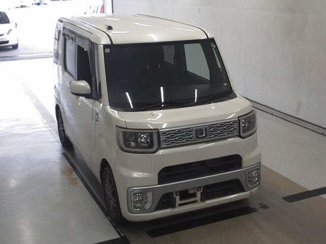 DAIHATSU WAKE 2015