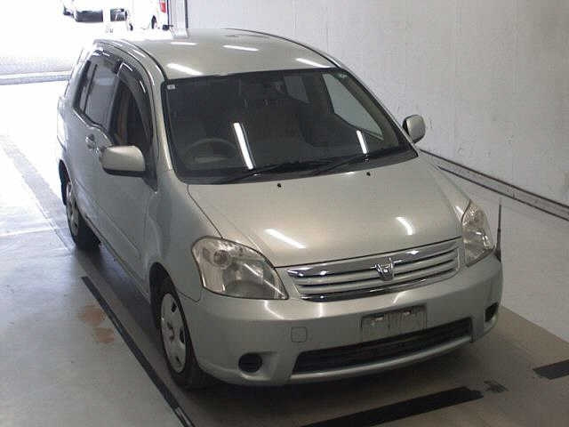 TOYOTA RAUM 2005