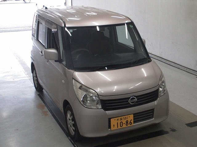 NISSAN ROOX 2011