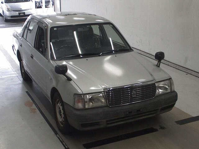 TOYOTA CROWN COMFORT 2016