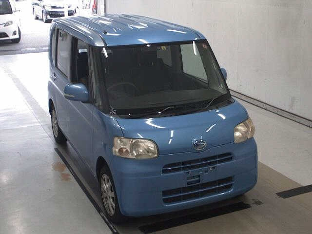 DAIHATSU TANTO 2010