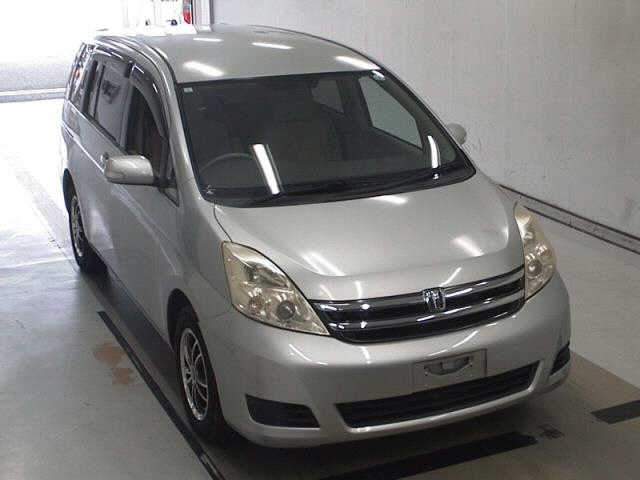 TOYOTA ISIS 2009