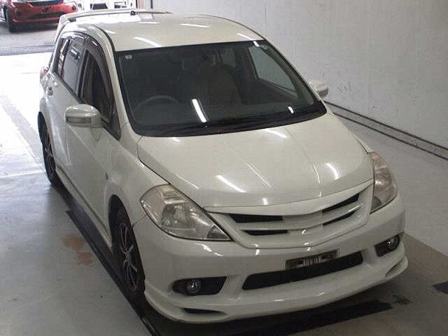 NISSAN TIIDA 2005