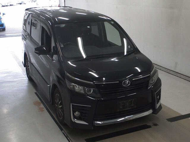 TOYOTA VOXY 2014