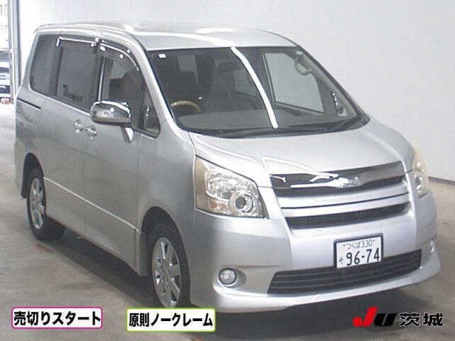 TOYOTA NOAH 2009