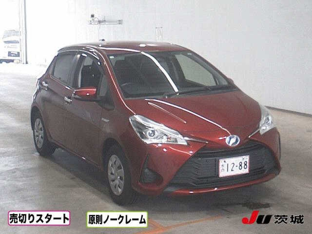 TOYOTA VITZ 2018