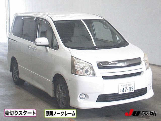 TOYOTA NOAH 2009