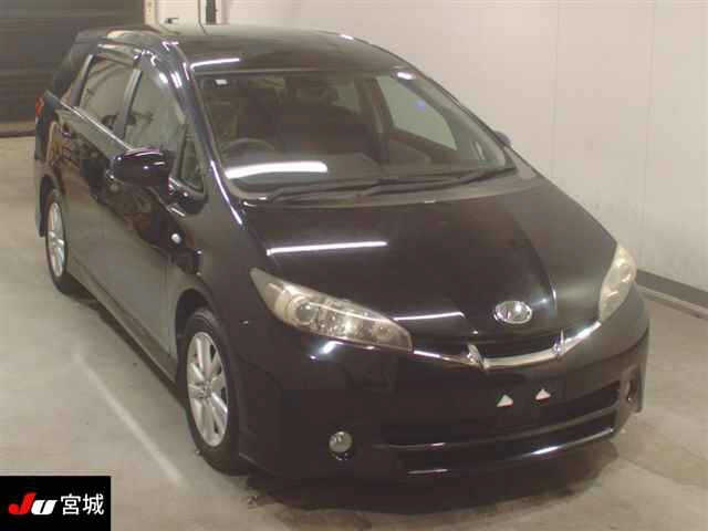 TOYOTA WISH 2010