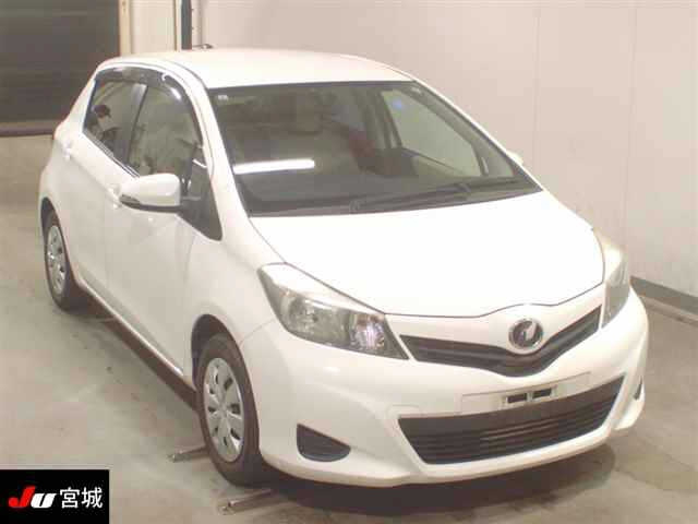 TOYOTA VITZ 2011