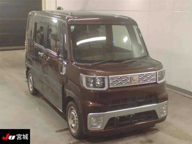 DAIHATSU WAKE