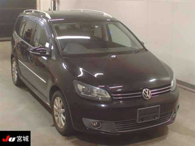 VOLKSWAGEN GOLF TOURAN